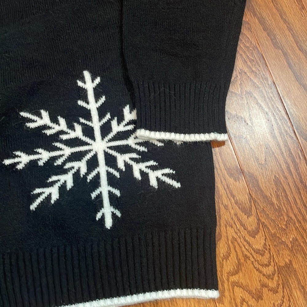 Winter Wonerland Snowflake Sweater
Christmas Sweater - Picture 8 of 11